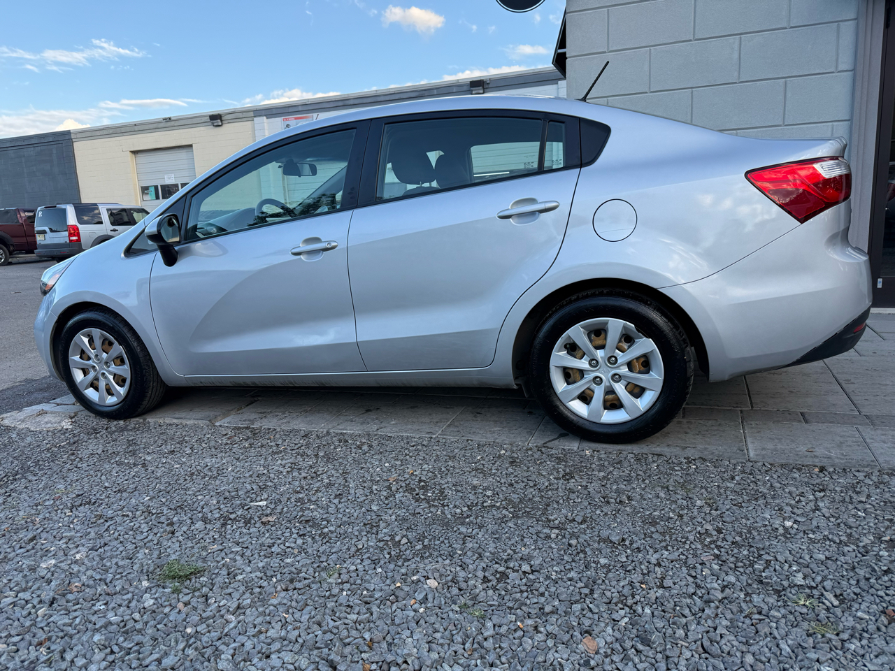 2014 Kia Rio LX photo 3