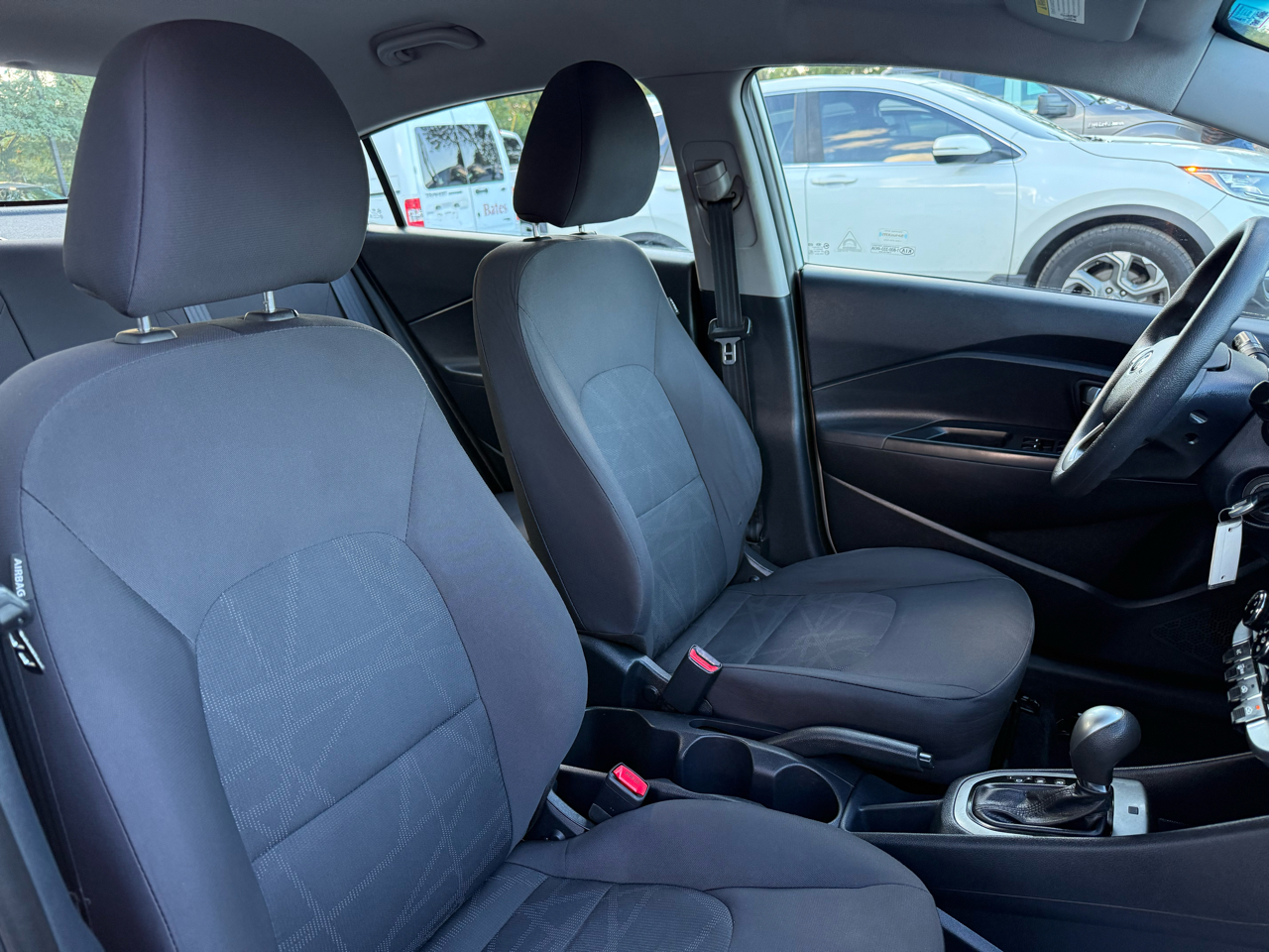 2014 Kia Rio LX photo 27