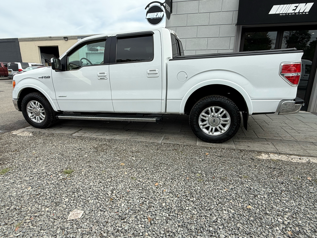 2014 Ford F-150 Lariat photo 2