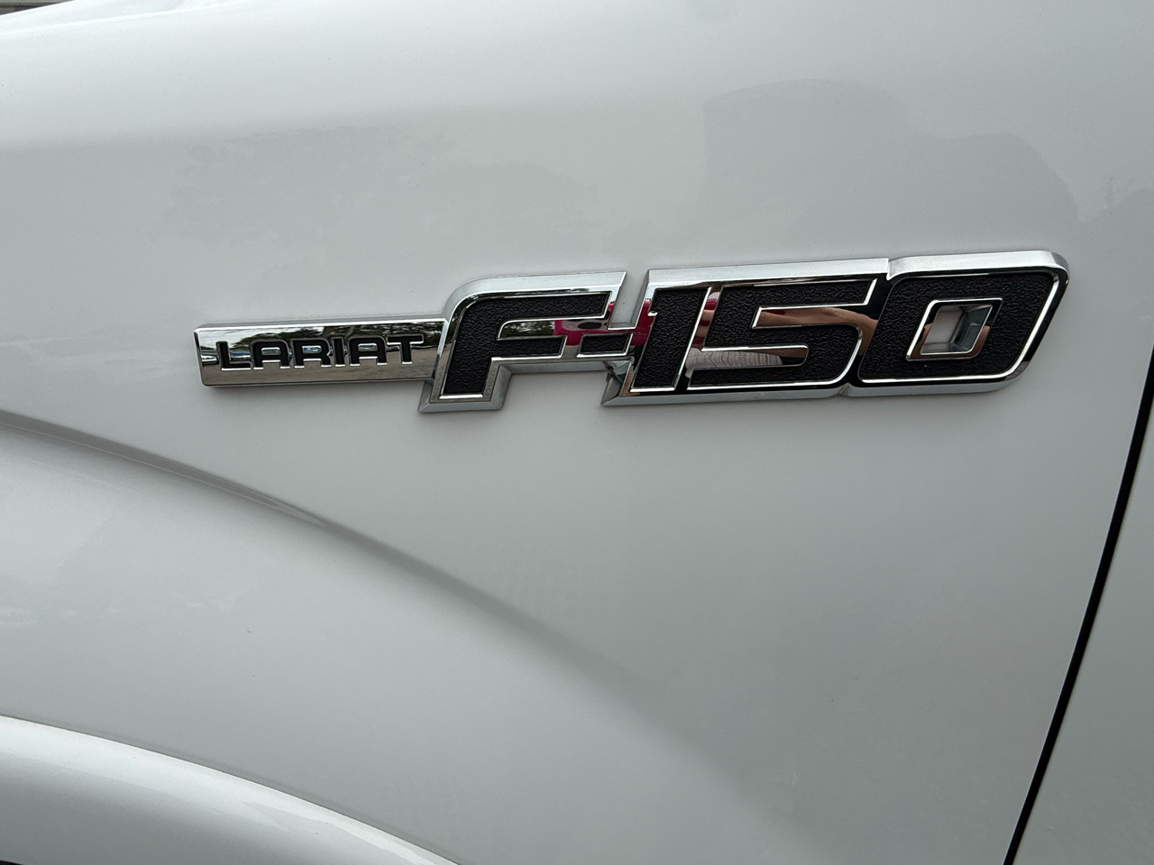 2014 Ford F-150 Lariat photo 30