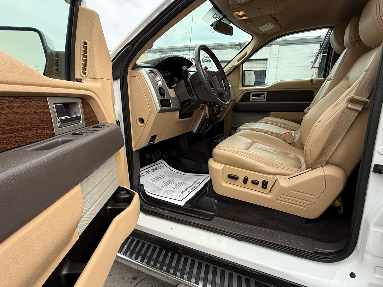 2014 Ford F-150 Lariat photo 34
