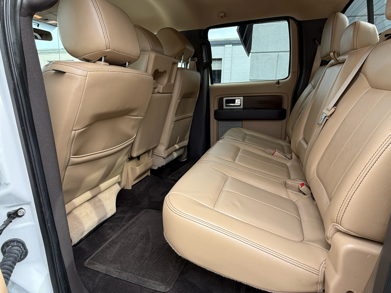 2014 Ford F-150 Lariat photo 47