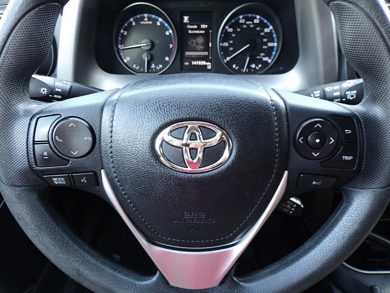 Toyota RAV4 LE AWD 2018