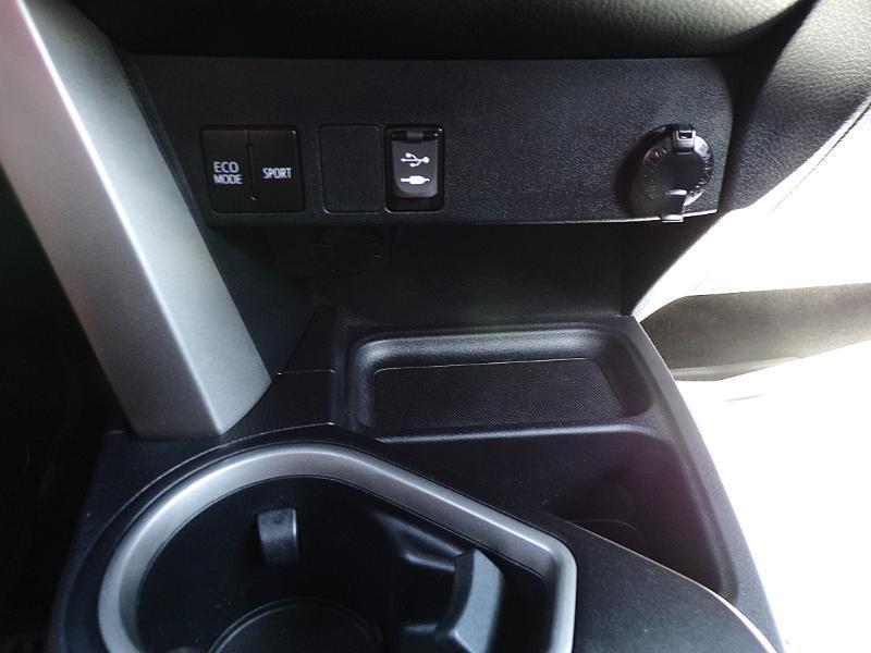 Toyota RAV4 LE AWD 2018
