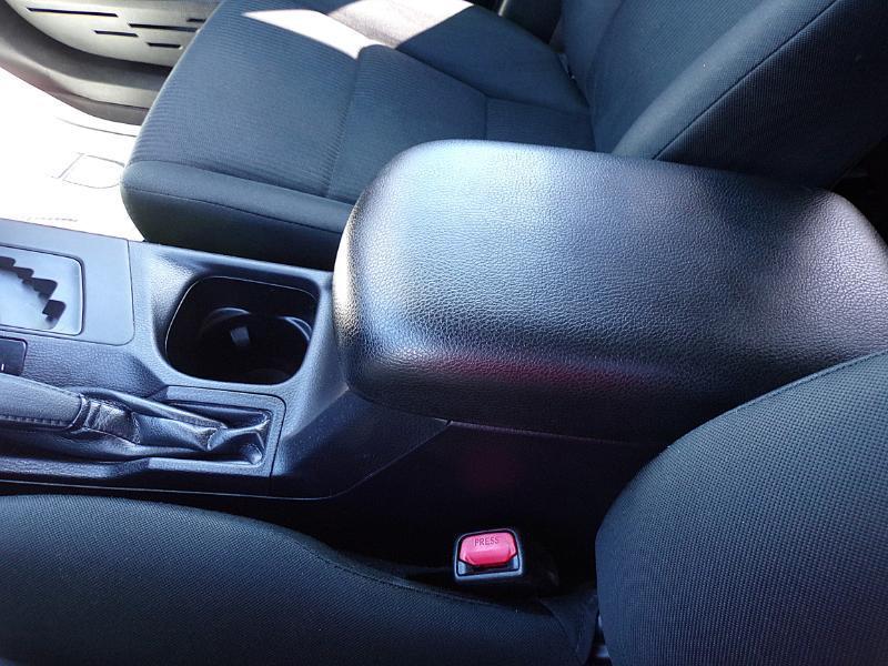 Toyota RAV4 LE AWD 2018