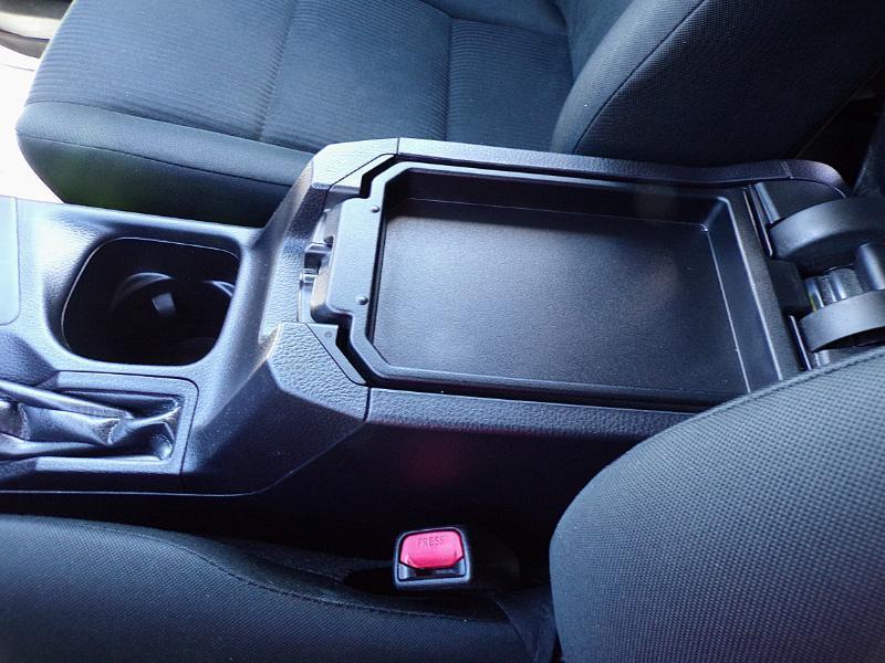 Toyota RAV4 LE AWD 2018