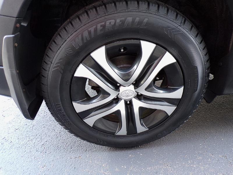 Toyota RAV4 LE AWD 2018