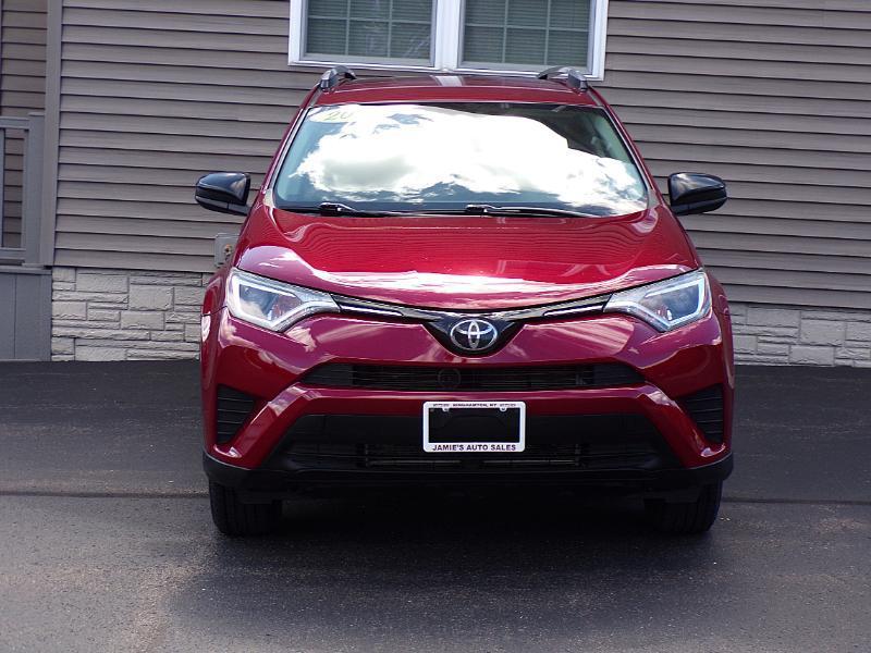 Toyota RAV4 LE AWD 2018