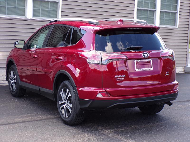 Toyota RAV4 LE AWD 2018