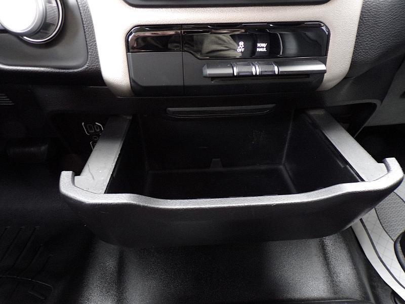 RAM 1500 Laramie Quad Cab 4WD 2019