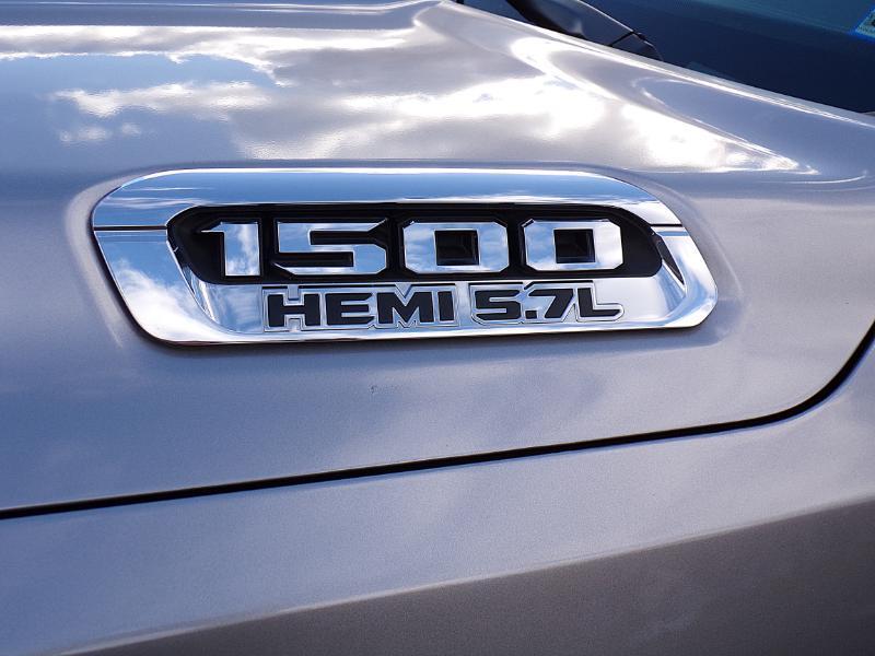 RAM 1500 Laramie Quad Cab 4WD 2019