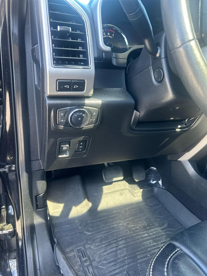 Ford F-150 4WD SuperCrew 139" Lariat 2020