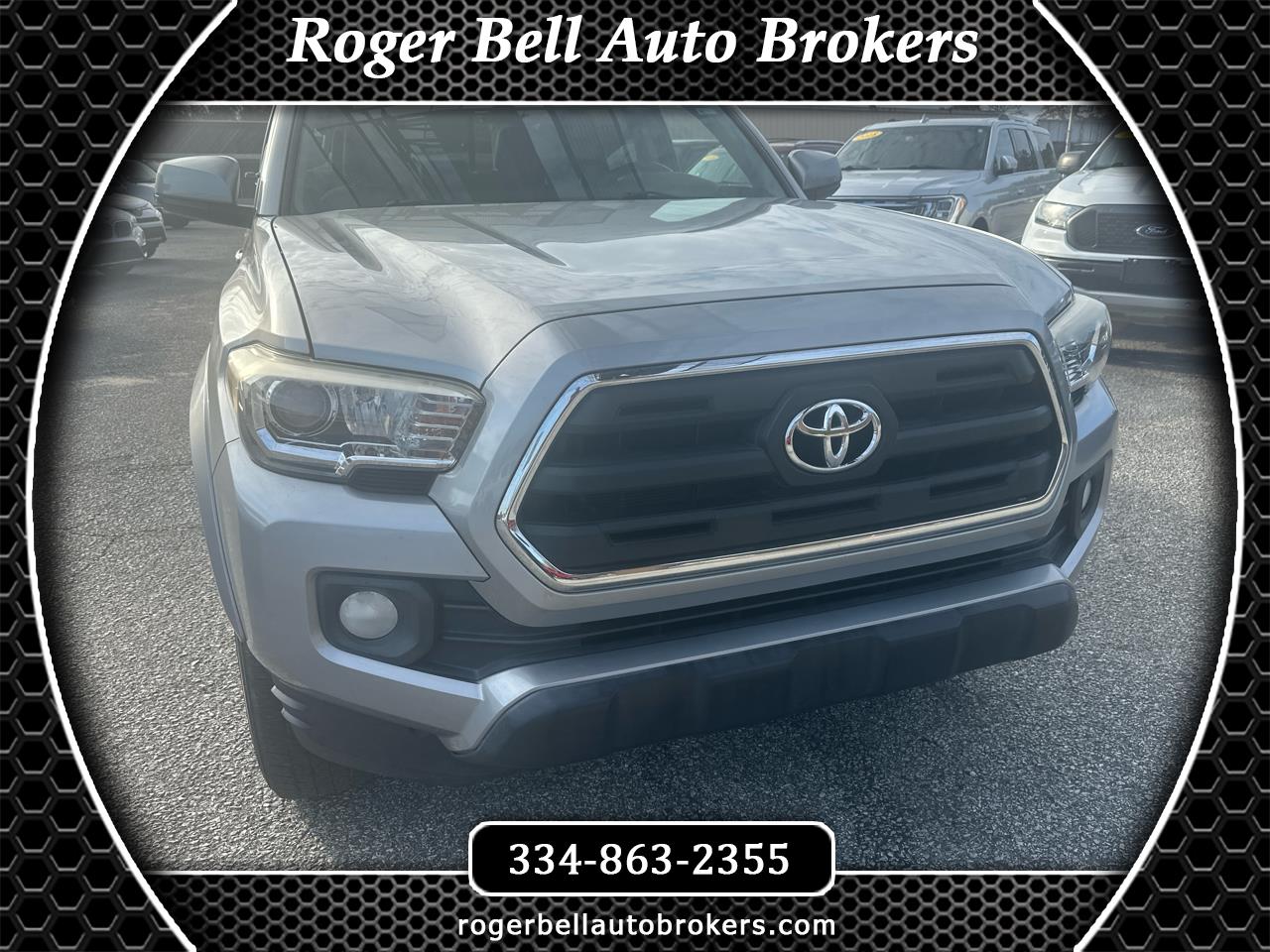 2017 Toyota Tacoma SR5's photo