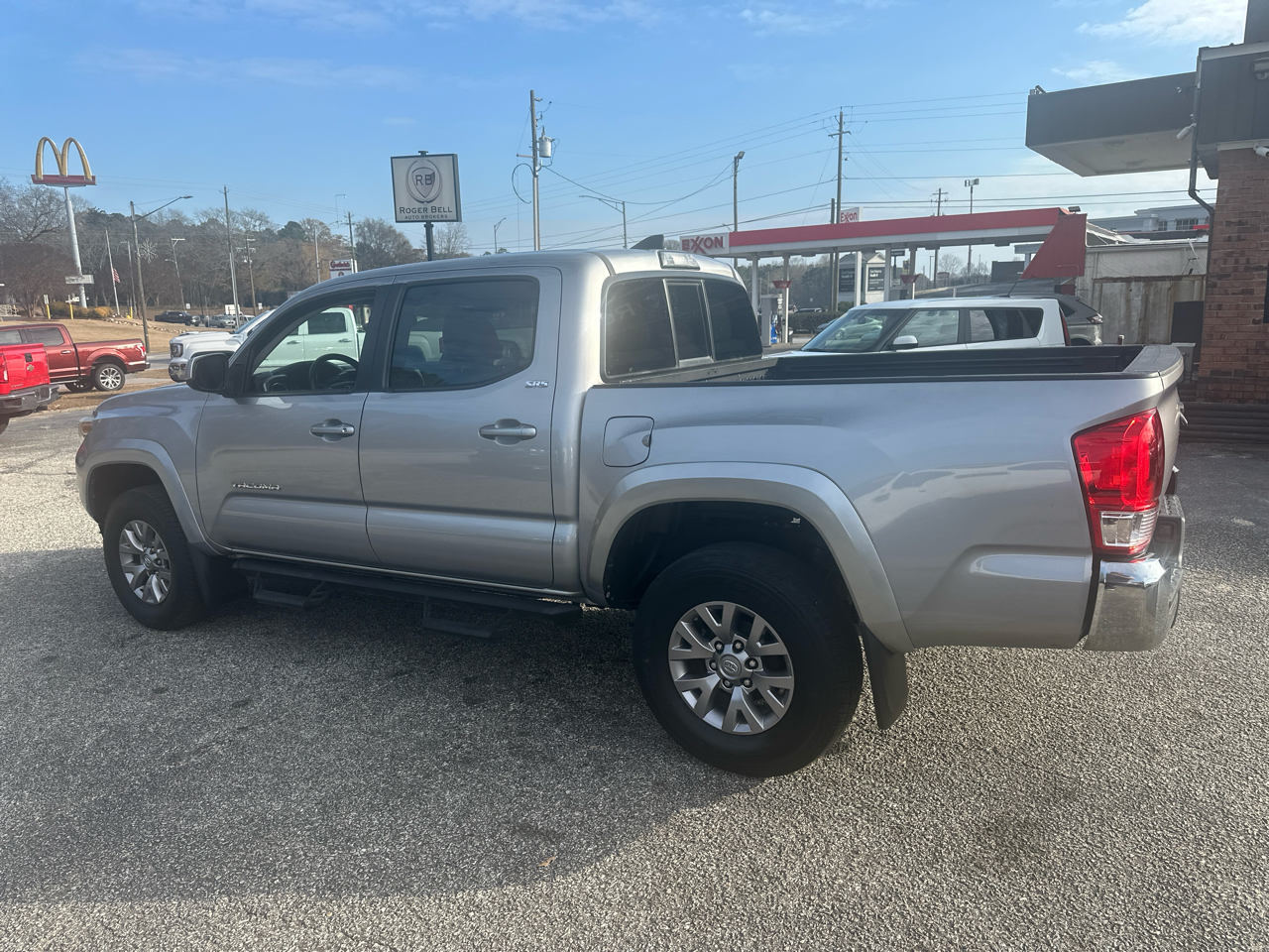 Toyota Tacoma SR5 Double Cab 5' Bed V6 4x2 AT (Natl) 2017