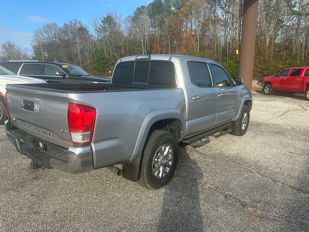 Toyota Tacoma SR5 Double Cab 5' Bed V6 4x2 AT (Natl) 2017