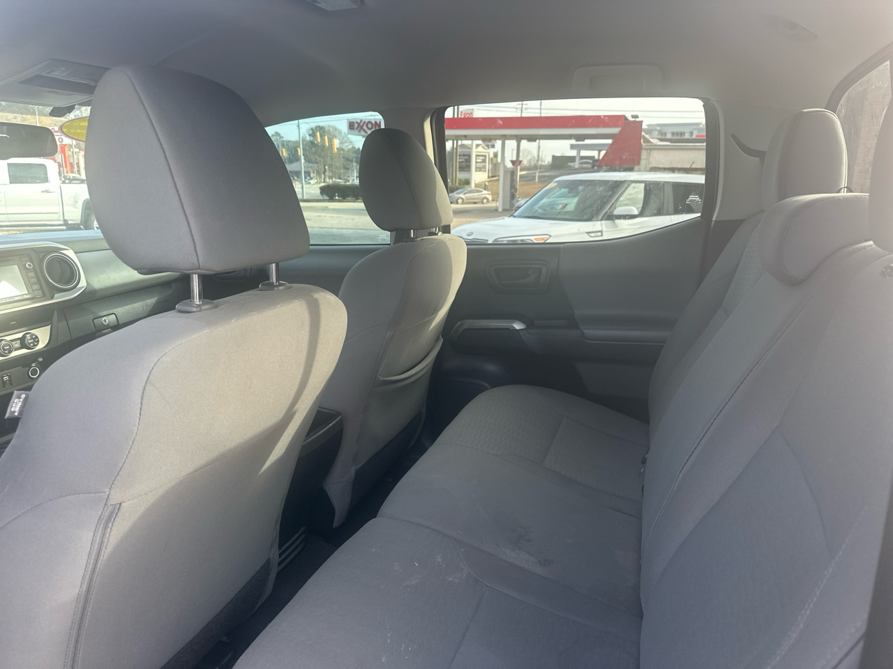 Toyota Tacoma SR5 Double Cab 5' Bed V6 4x2 AT (Natl) 2017