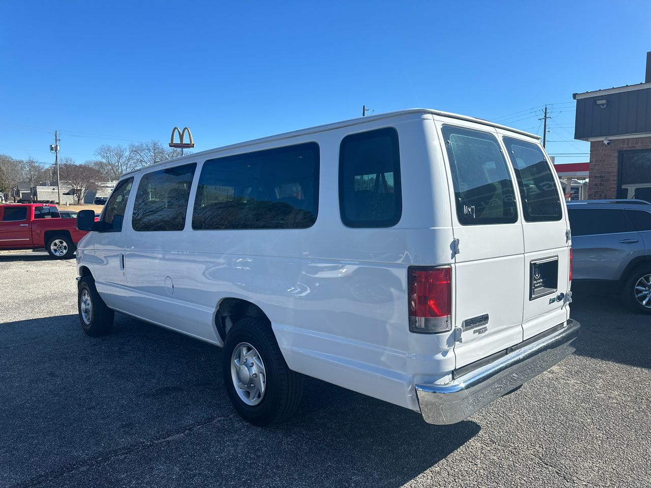 Ford Econoline Wagon E-350 Super Duty Ext XLT 2014