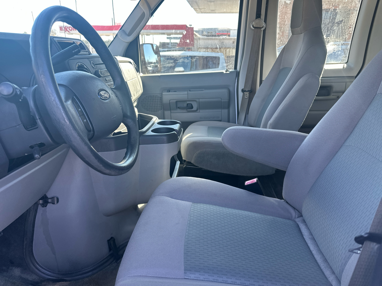 Ford Econoline Wagon E-350 Super Duty Ext XLT 2014