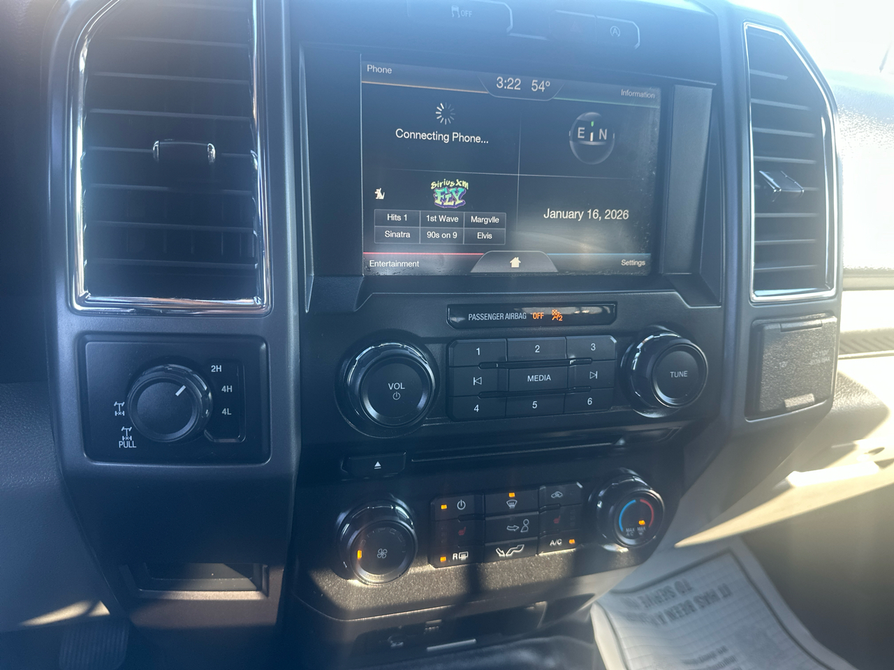 Ford F-150 4WD SuperCrew 145" XLT 2015