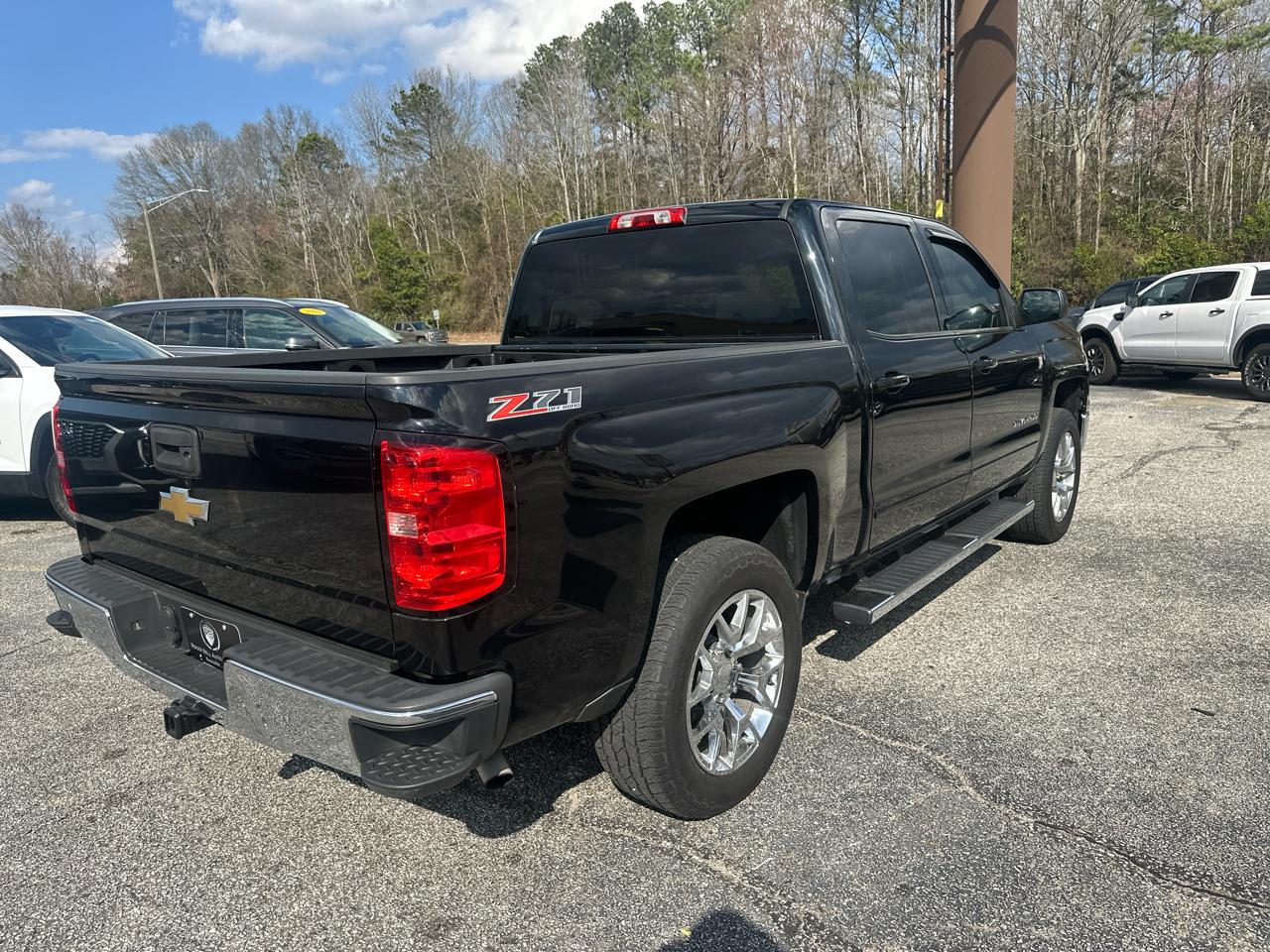 Chevrolet Silverado 1500 4WD Crew Cab 143.5" LT w/2LT 2015
