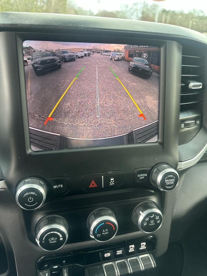 RAM 2500 Big Horn 4x4 Crew Cab 6'4" Box 2022