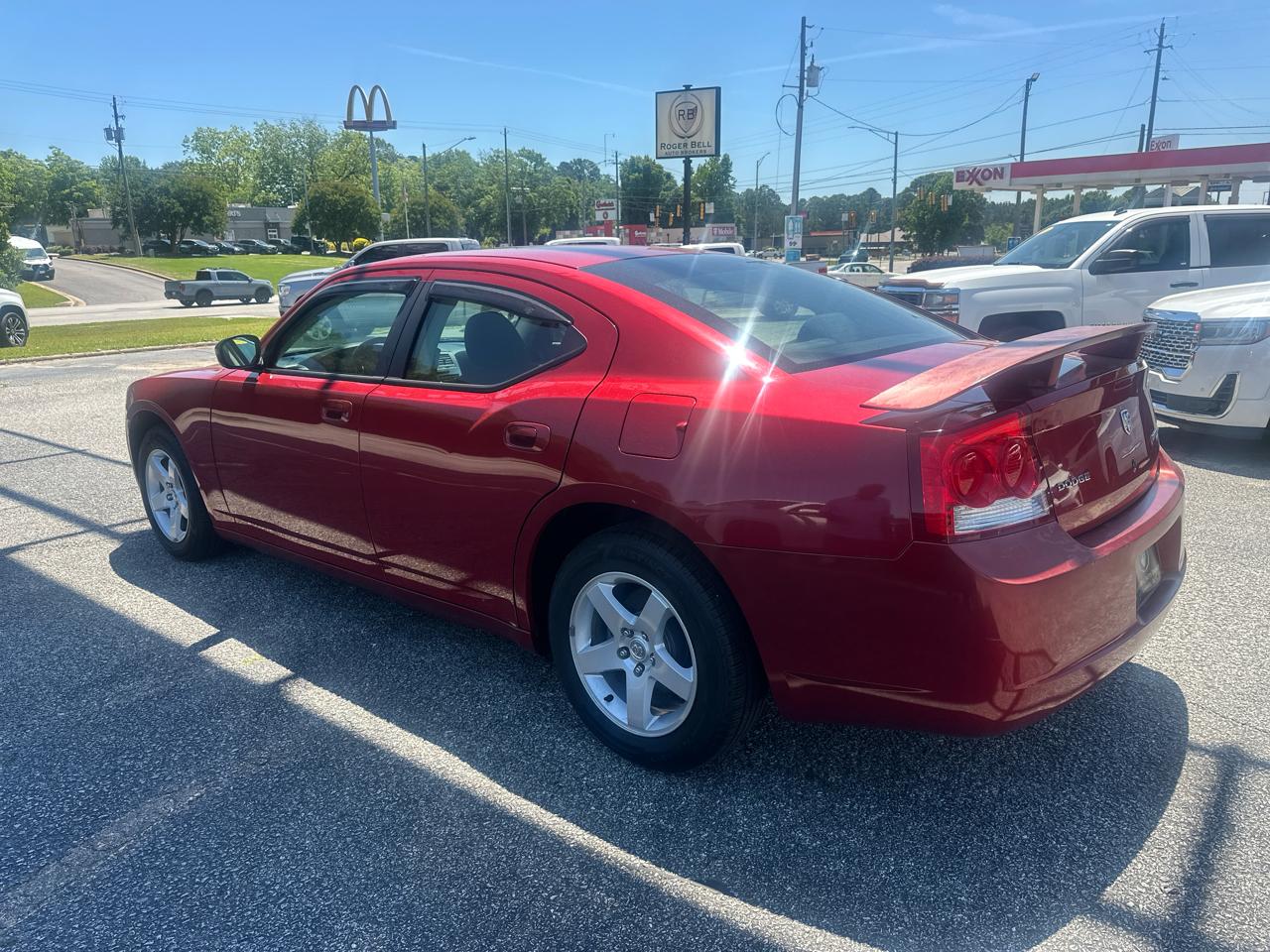 Dodge Charger 4dr Sdn RWD 2010