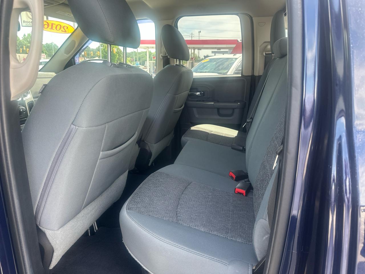 RAM 1500 4WD Quad Cab 140.5" Big Horn 2016