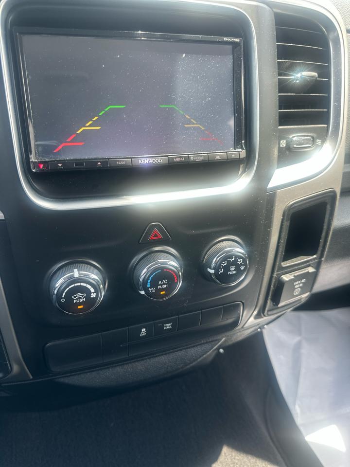 RAM 1500 4WD Quad Cab 140.5" Big Horn 2016