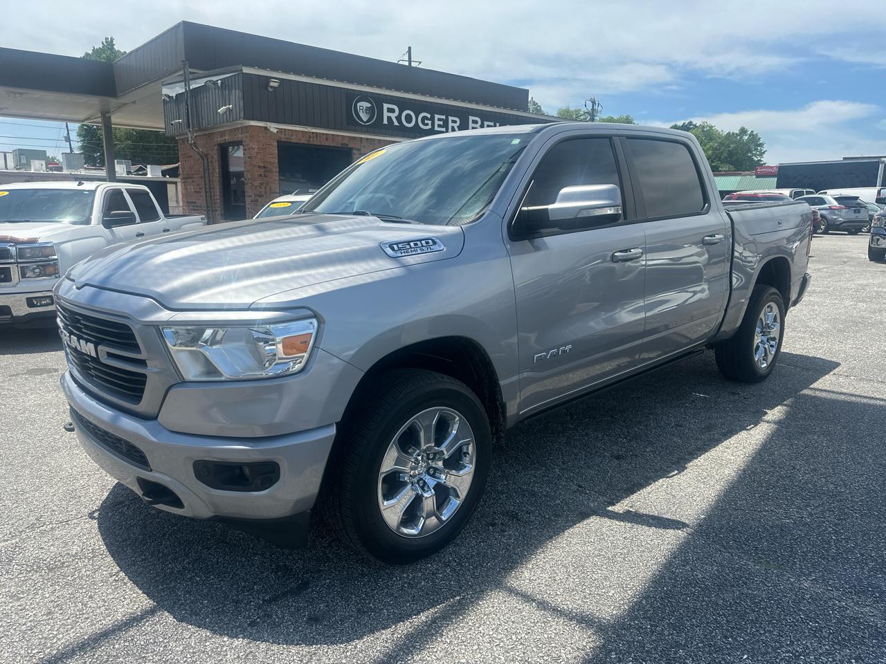 RAM 1500 Big Horn 4x4 Crew Cab 5'7" Box 2020
