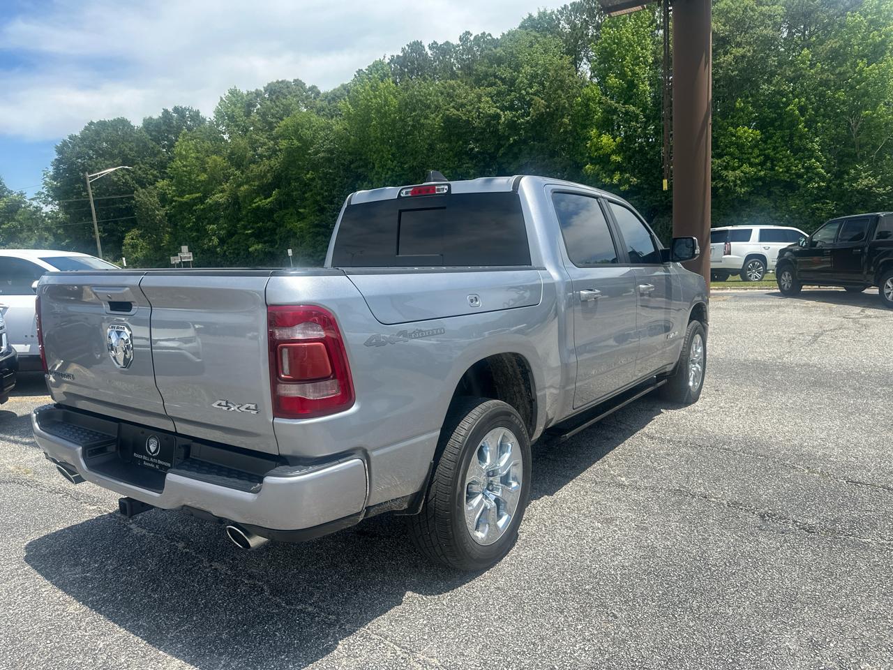 RAM 1500 Big Horn 4x4 Crew Cab 5'7" Box 2020