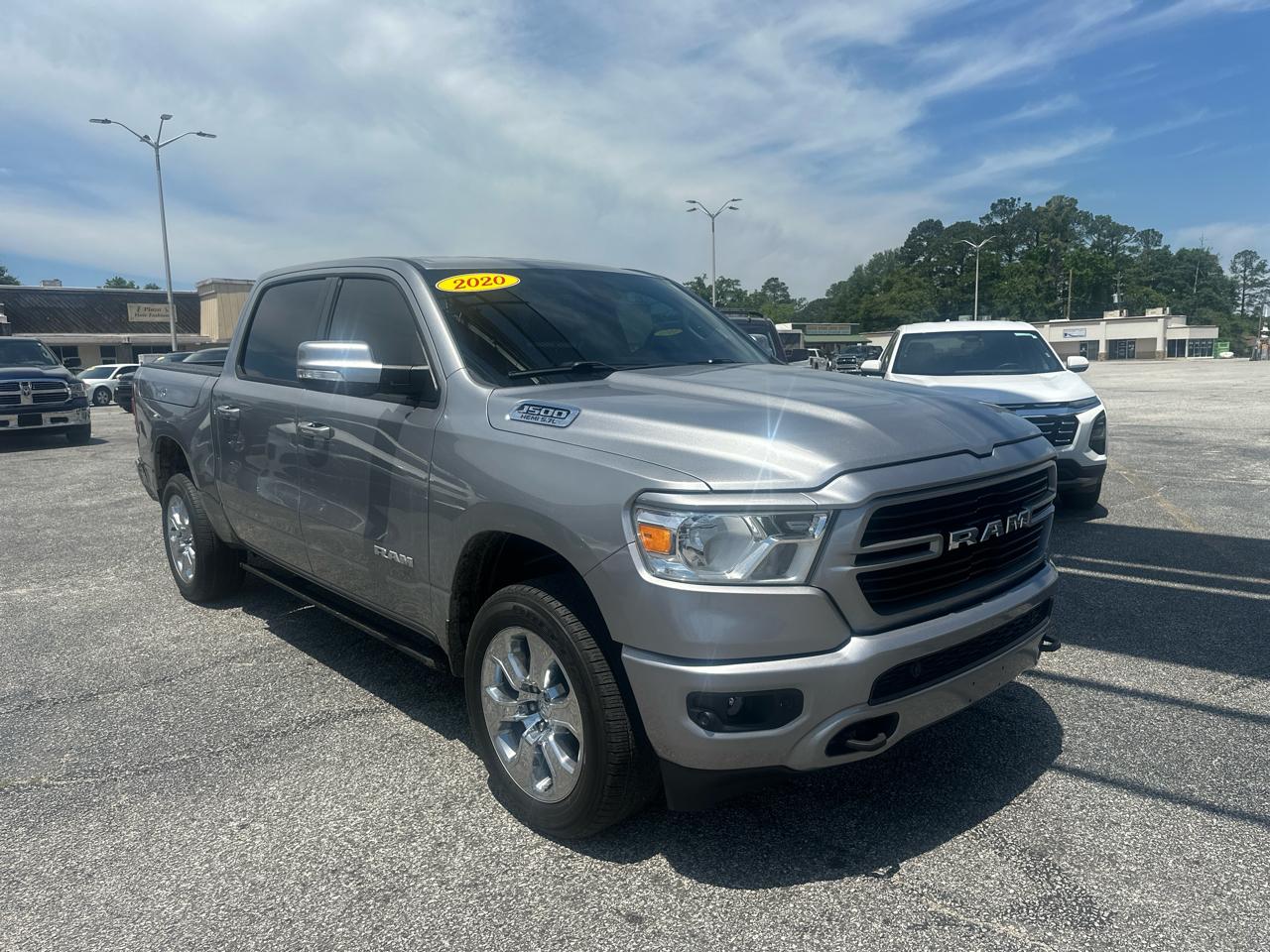 RAM 1500 Big Horn 4x4 Crew Cab 5'7" Box 2020