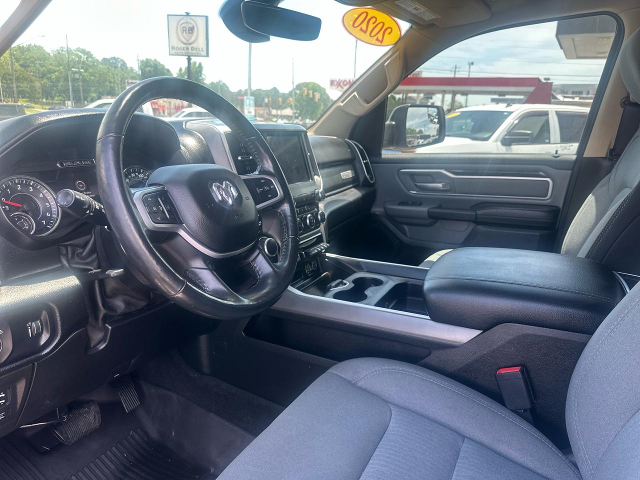 RAM 1500 Big Horn 4x4 Crew Cab 5'7" Box 2020