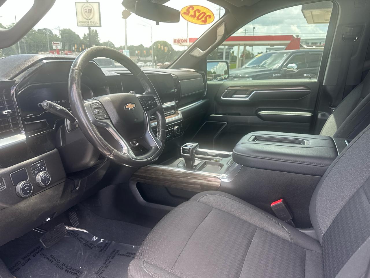 Chevrolet Silverado 1500 2WD Crew Cab 147" LT 2022