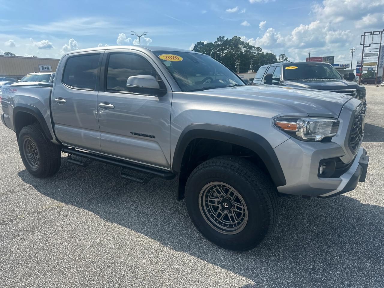 Toyota Tacoma 4WD TRD Off Road Double Cab 5' Bed V6 MT (Natl) 2020
