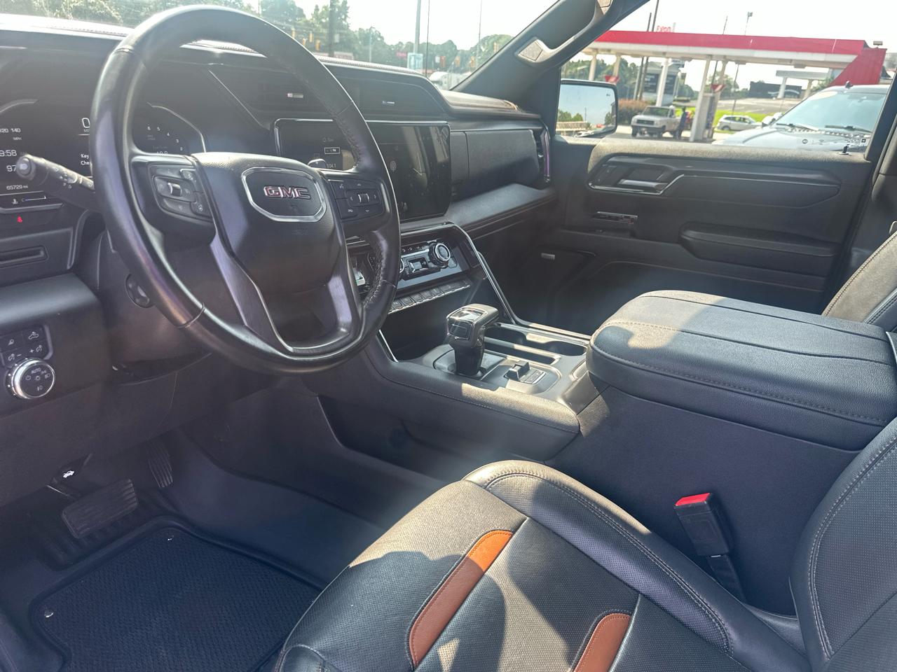 GMC Sierra 1500 4WD Crew Cab 147" AT4 2023