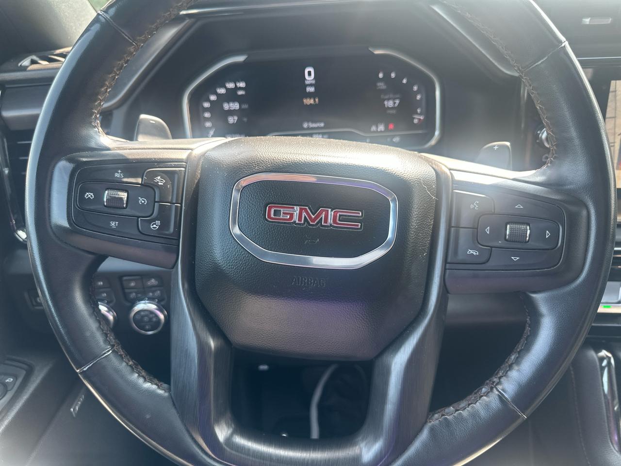 GMC Sierra 1500 4WD Crew Cab 147" AT4 2023