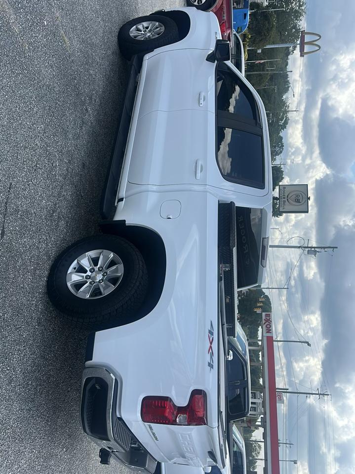 Chevrolet Silverado 1500 LTD 4WD Crew Cab 147" LT w/1LT 2022