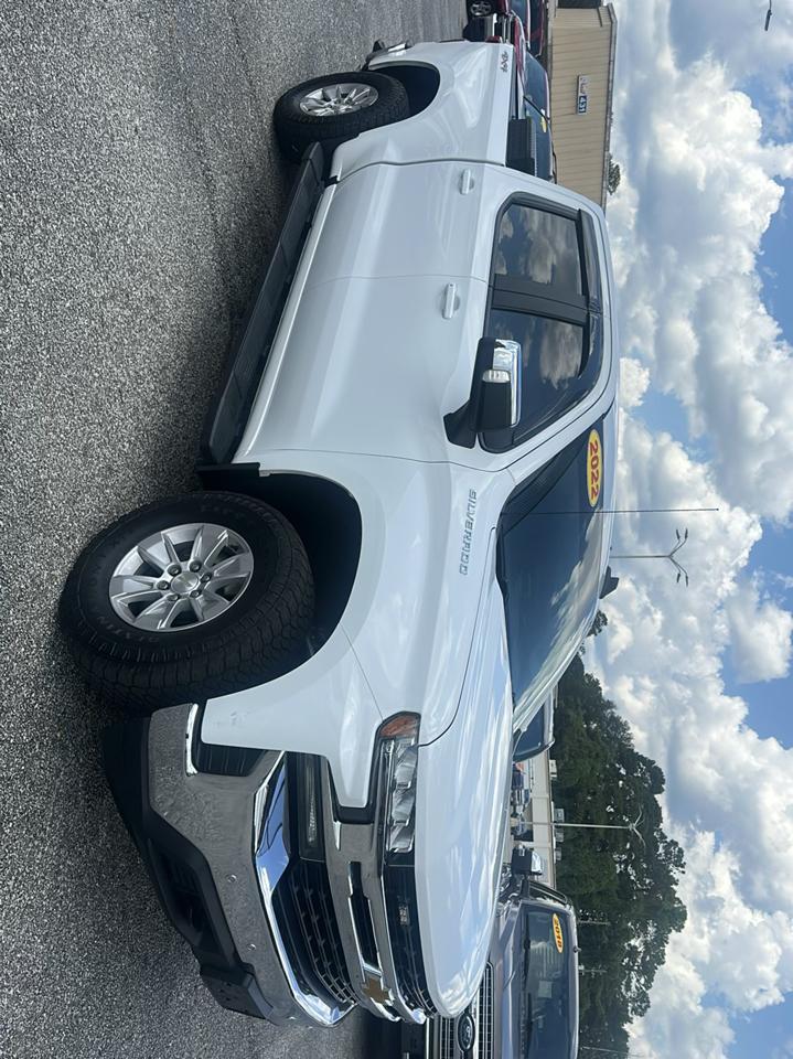 Chevrolet Silverado 1500 LTD 4WD Crew Cab 147" LT w/1LT 2022