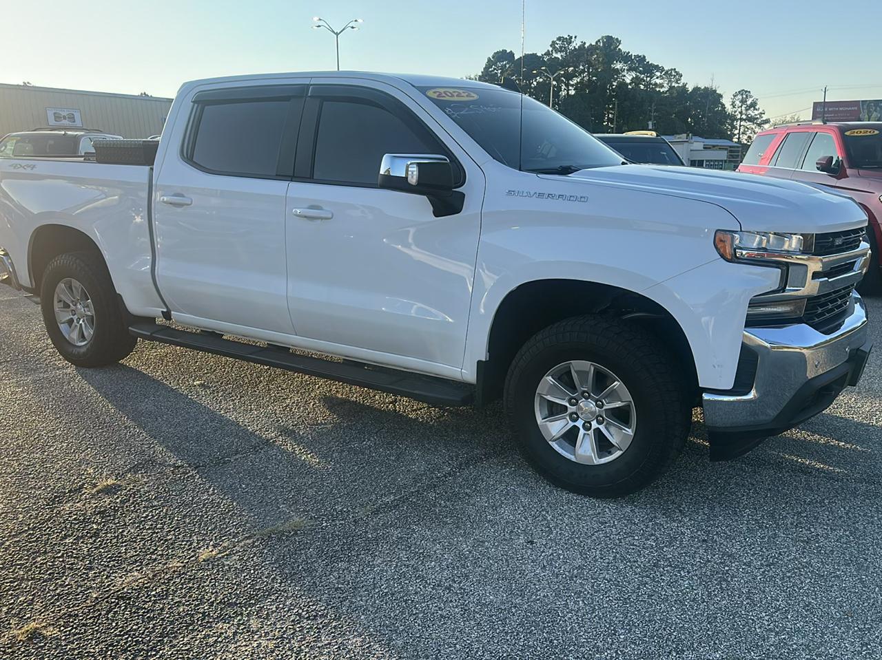 Chevrolet Silverado 1500 LTD 4WD Crew Cab 147" LT w/1LT 2022