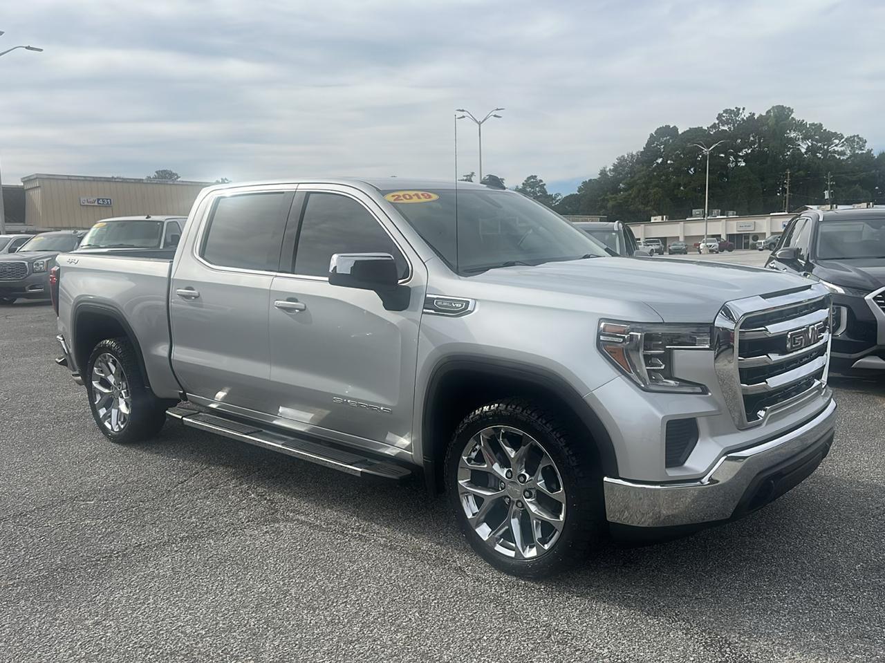 GMC Sierra 1500 4WD Crew Cab 147" SLE 2019