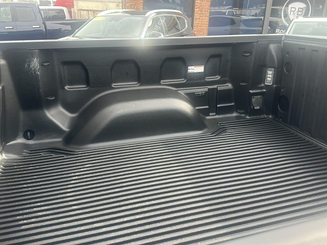 GMC Sierra 1500 4WD Crew Cab 147" SLE 2019