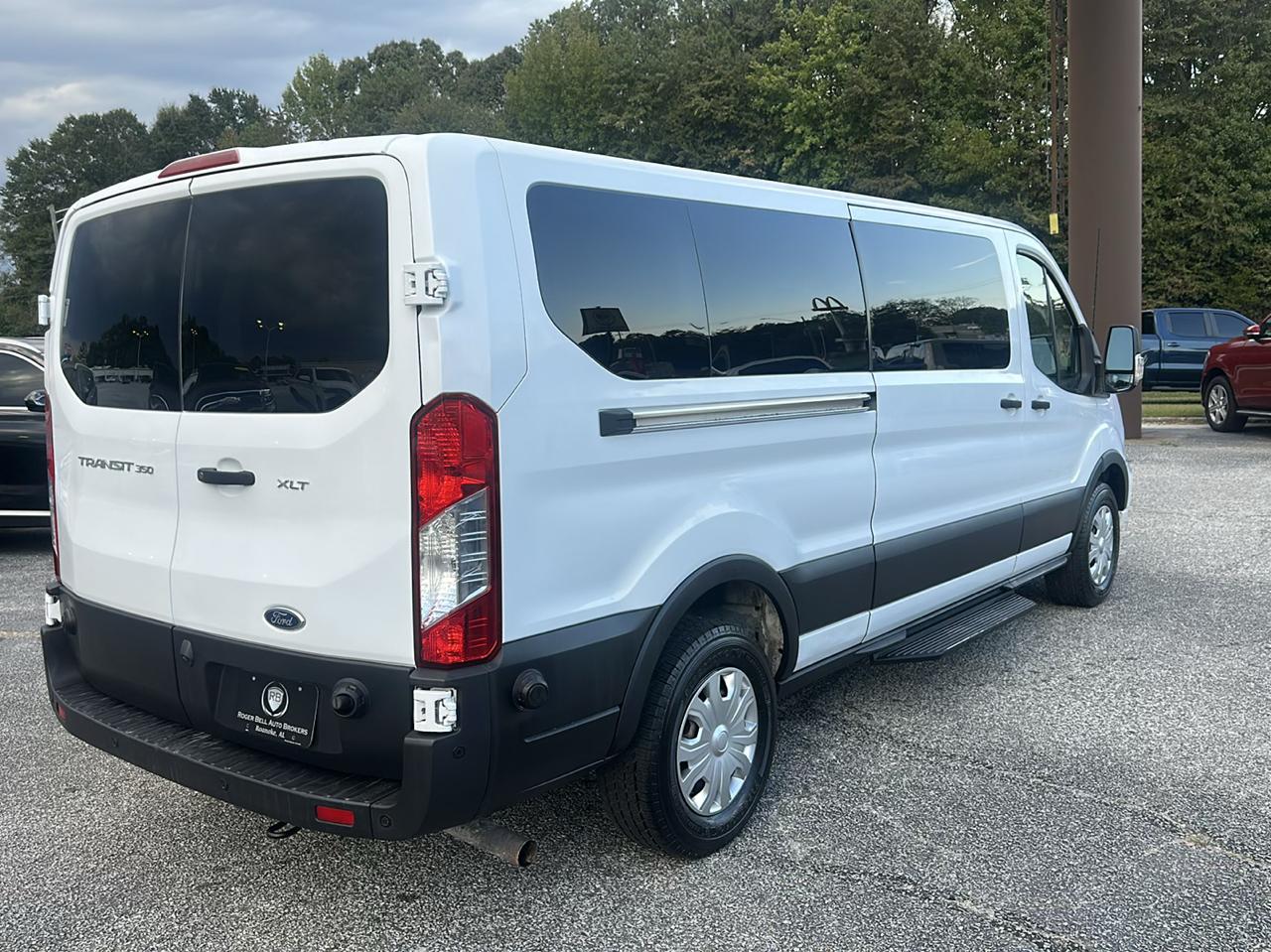 Ford Transit Passenger Wagon T-350 148" Low Roof XLT RWD 2020