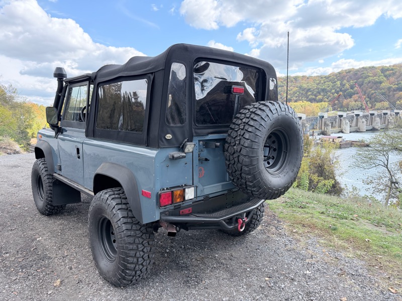 Land Rover Defender 90 2-Door 4WD 1994 Land Rover Defender 90 2-Door 4WD 1994