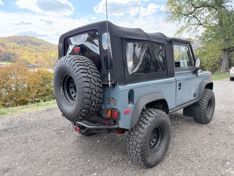 Land Rover Defender 90 2-Door 4WD 1994 Land Rover Defender 90 2-Door 4WD 1994