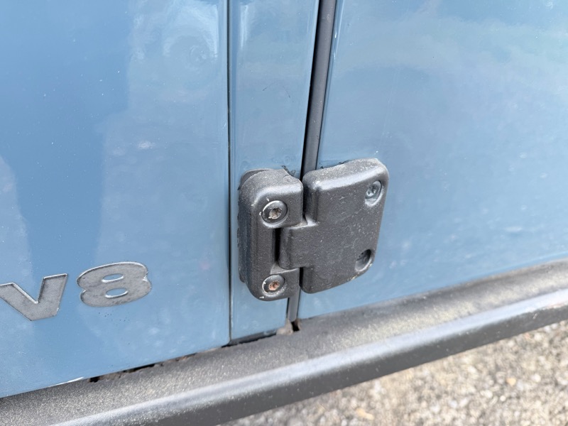 Land Rover Defender 90 2-Door 4WD 1994 Land Rover Defender 90 2-Door 4WD 1994
