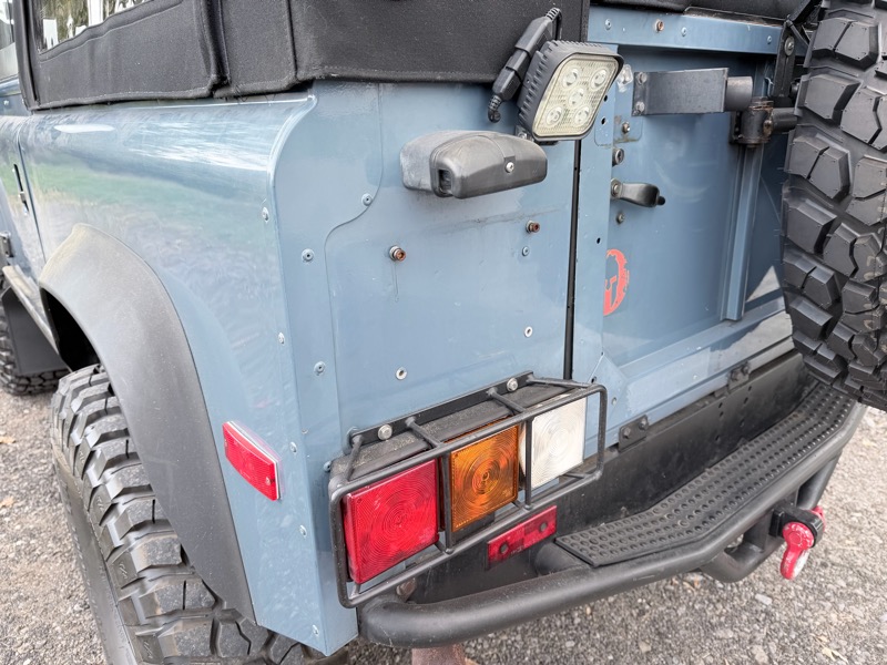 Land Rover Defender 90 2-Door 4WD 1994 Land Rover Defender 90 2-Door 4WD 1994