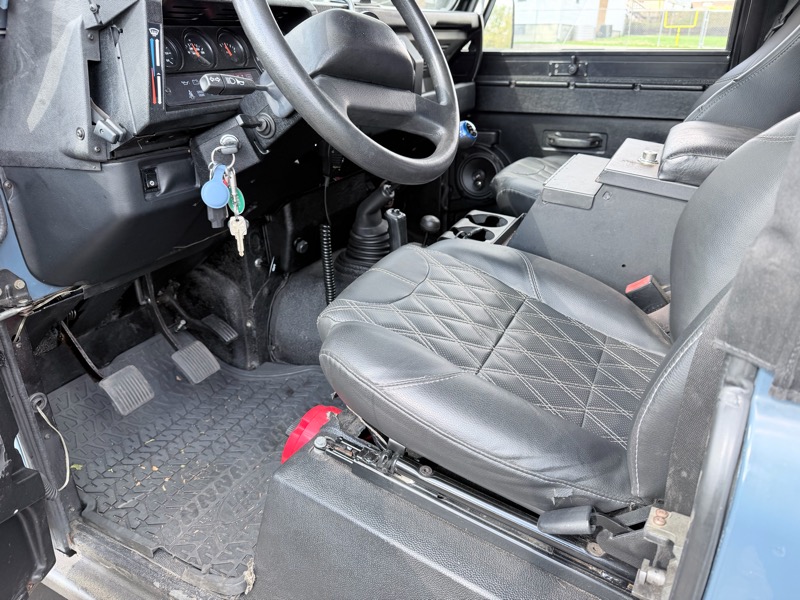 Land Rover Defender 90 2-Door 4WD 1994 Land Rover Defender 90 2-Door 4WD 1994
