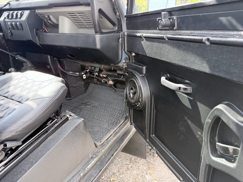 Land Rover Defender 90 2-Door 4WD 1994 Land Rover Defender 90 2-Door 4WD 1994