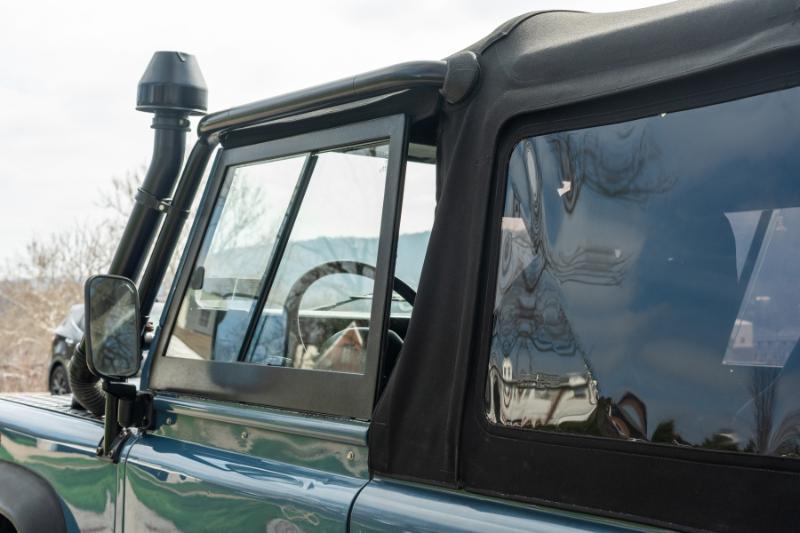 Land Rover Defender 90 2-Door 4WD 1994
