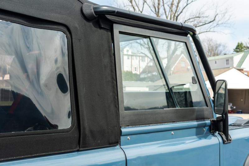 Land Rover Defender 90 2-Door 4WD 1994